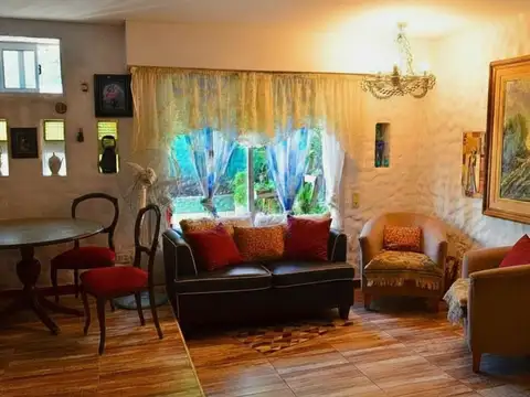 Depto Tipo Casa 6 ambientes con 2 baños