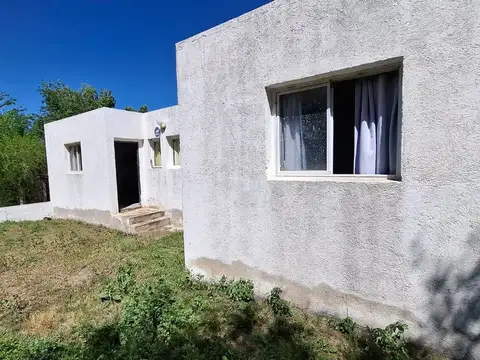 Casa 3 ambientes con 1 baño