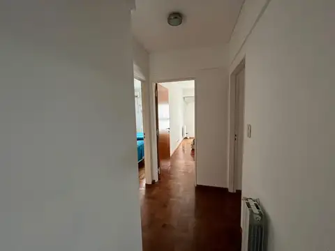 Departamento en Venta de Tres Dormitorios en Barrio Martin Rosario con Cochera