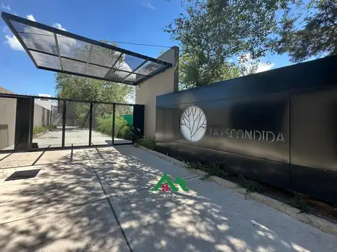 Casa a estrenar en venta en La Escondida, Arguello– 3 dormitorios, cochera doble y seguridad,