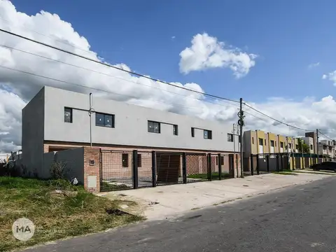 Depto Tipo Casa en Venta de 3 dormitorios