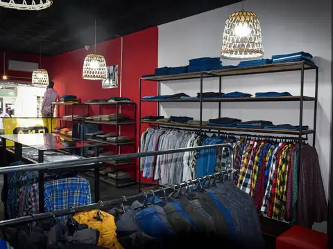Local en Venta 123 años