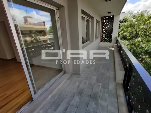 ESPECTACULAR SEMIPISO DE 4 AMBIENTES CON BALCÓN AL FRENTE CON COCHERA DESCUB. - RAMÓN FALCÓN 6000