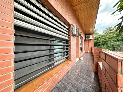 PH de 4 ambientes con quincho y terraza