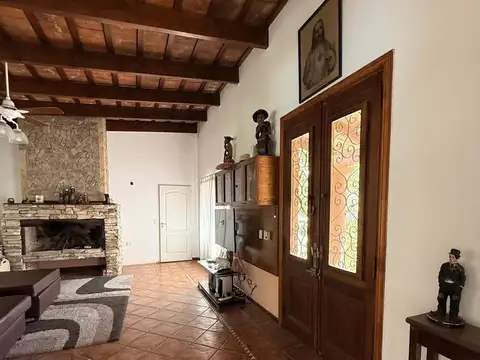 Casa en Venta con 4 cocheras