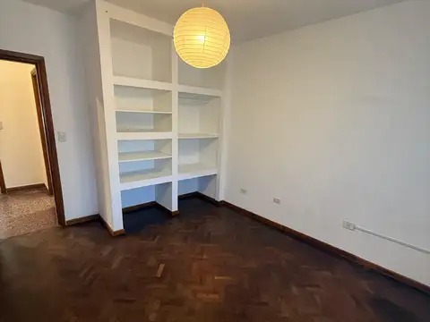 Depto Tipo Casa en Alquiler en Barrio Roca, $ 1.550.000