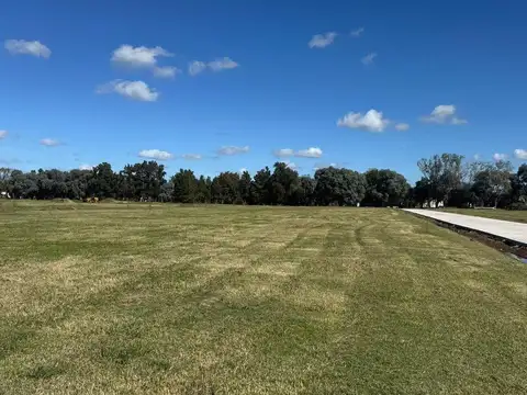 Espectacular Lote En Barrio El Cardal