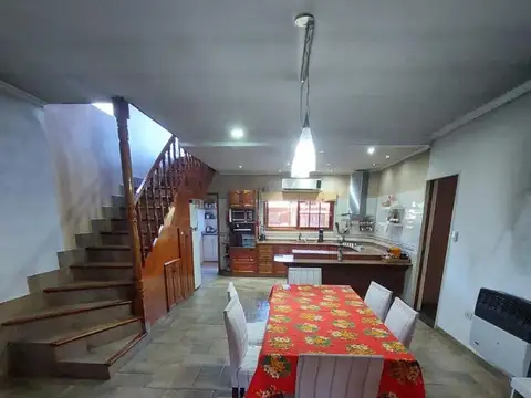 APTO CREDITO  CASA EN VENTA EN 2 PLANTAS. BARRIO SAN JOSE