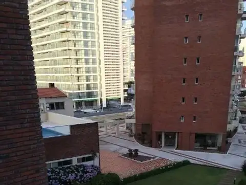 Parada 2 Brava, Yaro 100