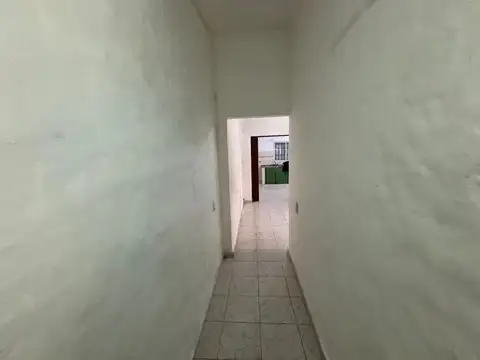 Casa 5 ambientes con 1 baño