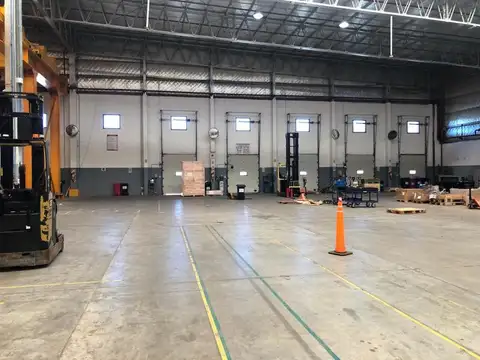 Nave Logística 11.000 m2 en Venta en Campana sobre Autovía 6