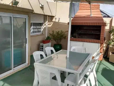 DEPARTAMENTO CUATRO AMBIENTES CON TERRAZA Y PARRILLA