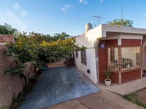 En Venta | Casa de 2 Dormitorios | Zona Centro | Centenario