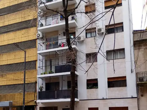 ALQ, 2 amb lateral con balcon, baño comp