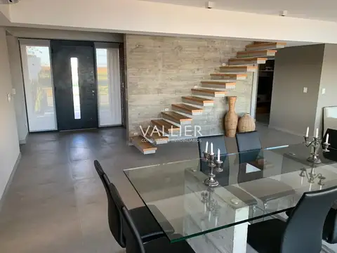 Casa en Venta en El Canton, USD 600.000