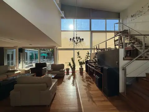 Casa 7 ambientes con 4 baños