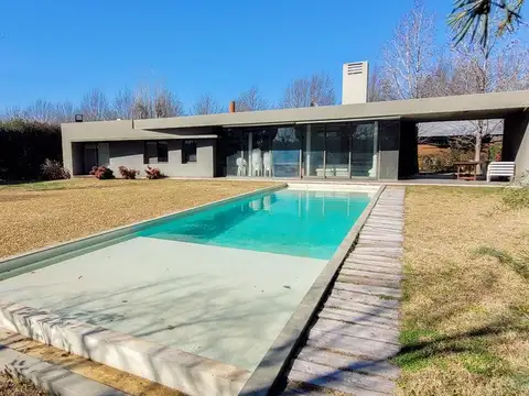 Venta casa country Los Alamos APTA Credito