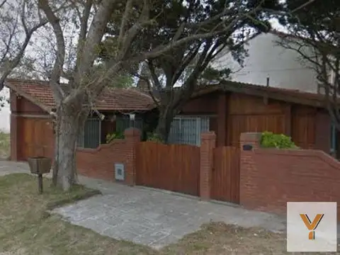 Casa en venta - 2 Dormitorios 2 Baños - Cochera - 144Mts2 - La Lucila del Mar