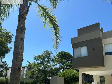 VENTA DE CASA EN BARRIO PRIVADO TERRALAGOS