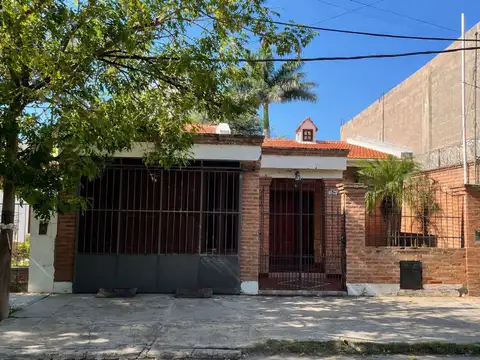CASA EN VENTA - BARRIO PRIMERA JUNTA - 2 DORM.