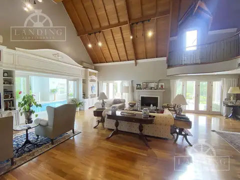 Casa 4 ambientes con 4 baños