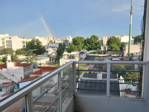 MONOAMBIENTE CON BALCON EN MONTE CASTRO