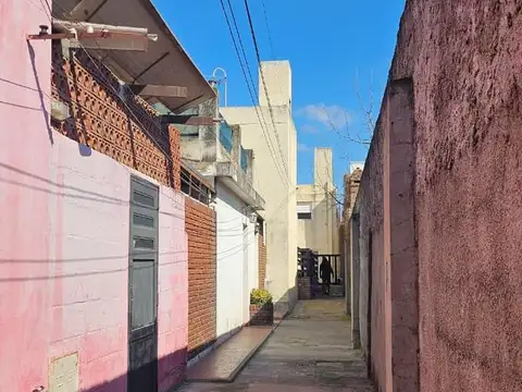 CASA-DE PASILLO-DOS DORMITORIOS-PATIO-BELGRANO-FRAGA 600