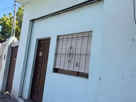 Venta casa multifamiliar a REFACCIONAR