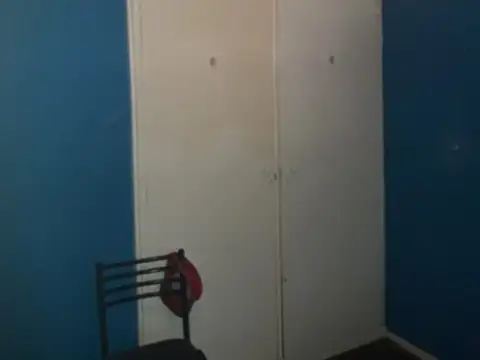 Amplia casa más depto y pileta.