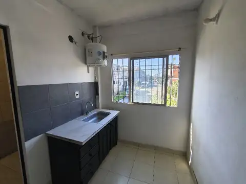 PH de 2 ambientes en primer piso al frente