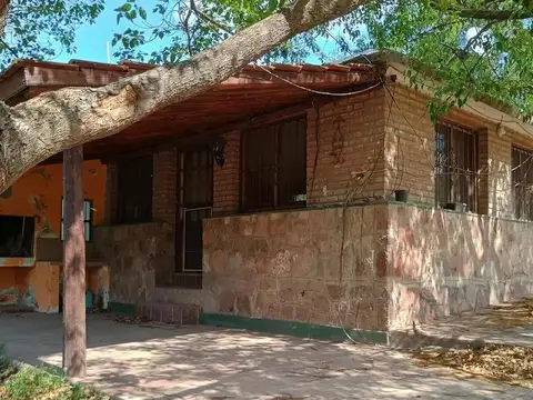 CASA EN VENTA  en 1 ha de terreno y galpón - SALSIPUEDES