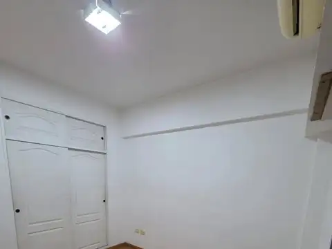 ALQUILER – DEPARTAMENTO 2 AMBIENTES AL FRENTE – SEMIPISO