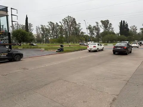 Venta Cochera  con Baulera en Av. Nores Martinez