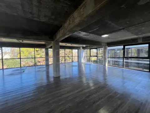 Oficina en Alquiler en Barrio Parque Leloir, USD 2.200