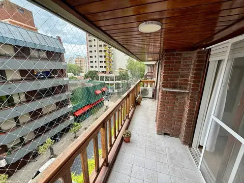 25 de mayo 3000, Piso 4