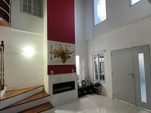 Casa 7 ambientes con 3 baños