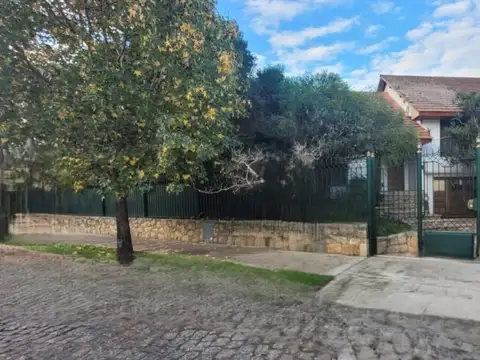 Casa 6 ambientes con 3 baños