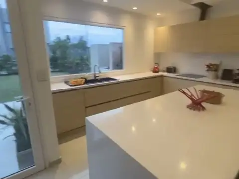 Casa en Alquiler al Norte