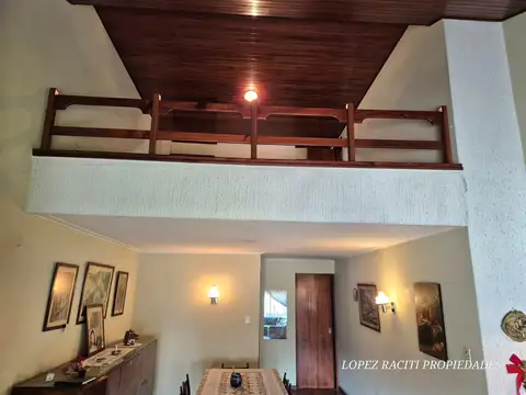 CASA EN VENTA EXCELENTE UBICACIÓN BANFIELD OESTE