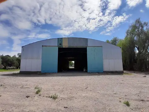Alquiler Galpón 800m2 sobre Calle 5 y RN 40.Pocito
