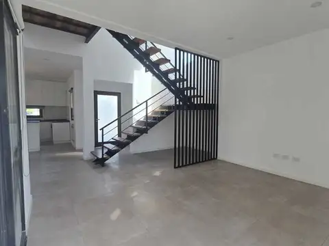 Casa en Alquiler en Pilar Del Este, USD 1.100