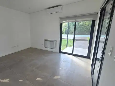 Casa en Alquiler de 3 dormitorios