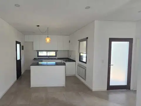 Casa en alquiler de 4 ambientes con pileta en San Alfonso – Pilar del Este, Pilar, GBA Norte