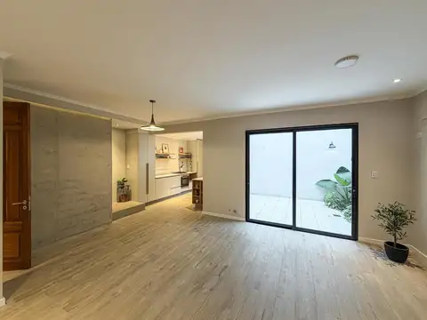 Casa de pasillo de 3 dormitorios a estrenar con patio y terraza