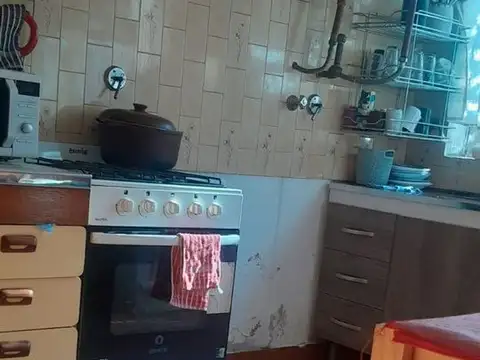 Casa 3 ambientes con 1 baño