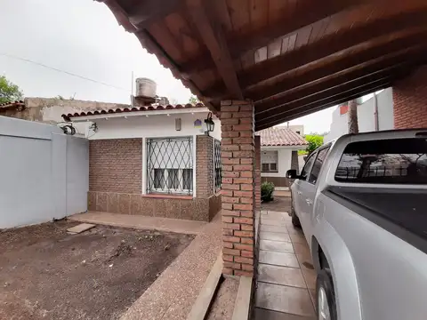 Casa en Alquiler con 1 cochera
