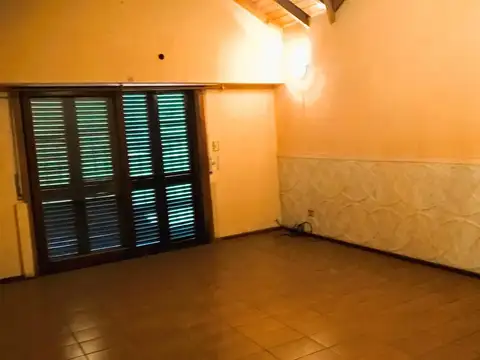 Local en Alquiler en Remedios de Escalada, $ 900.000