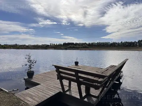 JBI. Venta casa 5 amb al lago en el  Barrio San Francisco en Villanueva, Tigre