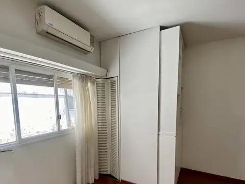 Excte. departamento 1 amb., apto profesional,muy luminoso, piso alto.