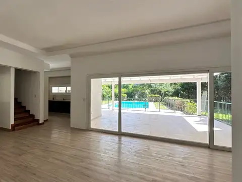 Casa en en venta en barrio Álamo Alto-6 amb-Pileta.